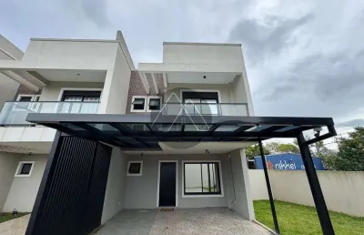 Triplex de alto padrão, mobiliado e localizado em condomínio fechado no bairro uberaba.
