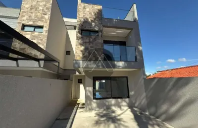 Sobrado com terreno espaçoso nos fundos para venda no bairro xaxim.
