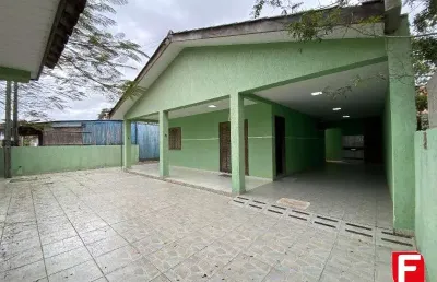 Casa com 3 quartos para alugar na rua bonito lindo, são josé, itapoá por r$ 2.500