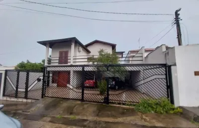 Linda casa á venda e locação 500m² de terreno e 346m² construção jardim do vale