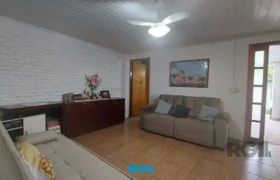 Casa com 2 quartos à venda na Rua São Sebastião do Cai, 113, Camaquã, Porto Alegre