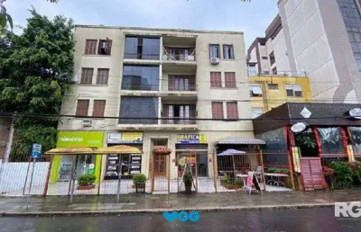 Amplo apartamento de frente com sacada 3 dormitórios