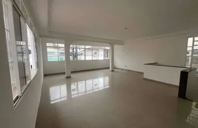 Sobreposta alta de 3 dormitórios + 1 dependência na ponta da praia santos