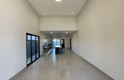 Casa térrea com 3 suítes em condomínio fechado na vila do golf