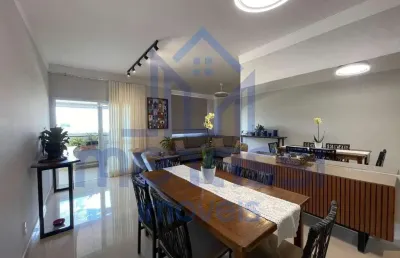 Apartamento de alto padrão com 3 amplas suítes, completo em armários, com 149 m² na zona sul da cidade.