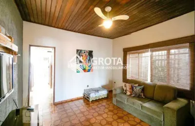 Sobrado frontal na vila prudente: espaco e conforto em 240 metros