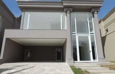 Excelente imóvel para viver muito bem, com muita paz e segurança para toda a família. com 393 m² total/303 m² útil/5 banheiros/4 vagas/3 suites