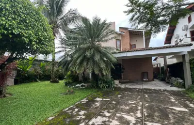 Venha conhecer essa incrível casa em condomínio, localizada em uma das áreas mais nobres da cidade!
