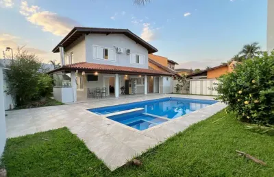 Casa para locação anual no bougainvillee com 4 dormitórios e piscina.