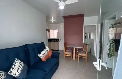 Casa em condomínio para locação anual a 200 metros da praia