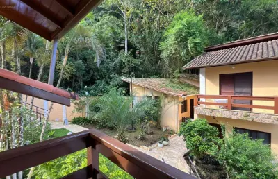 Casa em condomínio para locação anual no centro de bertioga-sp: 2 quartos, 1 suíte, 1 sala, 3 banheiros, 1 vaga - 111,04 m².