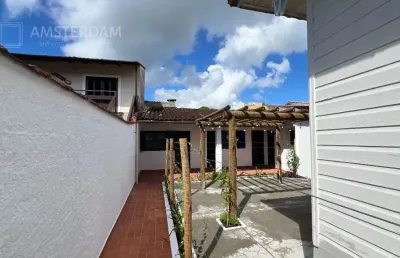 Edícula para locação anual, com entrada privativa e vaga de garagem, casal sem filhos, sem pets.