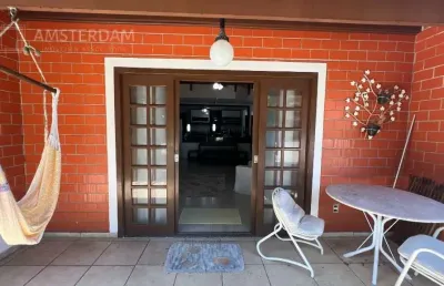 Casa de praia, mas num verdadeiro resort, reformada, pronta pra aproveitar todos os dias