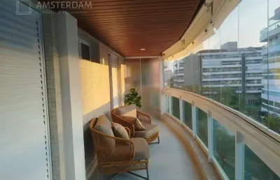 Imperdível oportunidade de adquirir um apartamento de luxo na riviera de são lourenço, bertioga-sp. 4 quartos, 3 suítes, 2 salas, 4 banheiros, 2 vagas de garagem, 122m² de pura sofisticação!