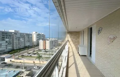 Aluguel de cobertura no centro de bertioga-sp: 3 quartos, 1 suíte, 1 sala, 3 banheiros, 2 vagas de garagem, 250m² de área.