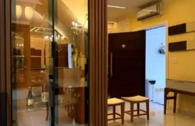 Excelente casa para locação anual no jardim são lourenço - bertioga/sp: 4 quartos, 1 suíte, 2 salas, 3 banheiros, 2 vagas de garagem, 240,00 m².