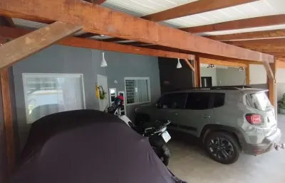 Casa com 3 quartos à venda na rua alagoas, 472, iguaçu, araucária por r$ 590.000
