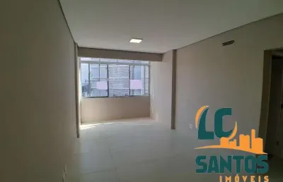 Apartamento no gonzaga reformado 2 dormitórios sendo 1 suíte - 100m² - vaga de garagem - duas quadras da praia.