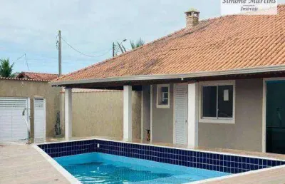Casa com piscina na praia de itanhaem, garantindo todo o conforto, lazer e segurança para você e sua família!