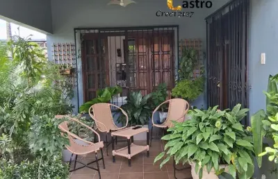 Oportunidade para investidores – terreno de 1.200 m² com 2 casas independentes em área arborizada