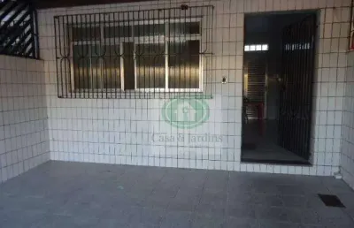 Casa tipo sobrado com 4 dormitórios, 1 suíte e 02 vagas