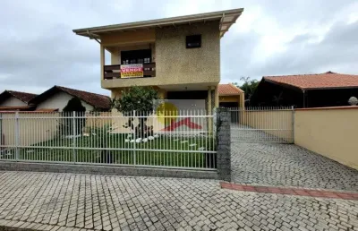 Sobrado no saguaçú com 2 quartos para venda, 261 m²
