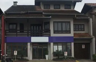 Casa com 4 quartos à venda no Iririú, Joinville 