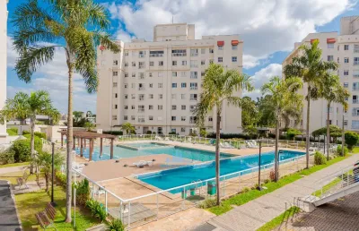 Cobertura com linda vista da cidade e das piscinas!
