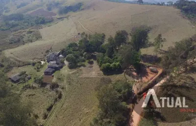 Sitio a venda em piracaia a 800 mts do asfalto área de 400 mil m² .