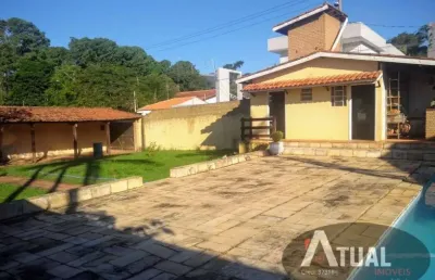 Casa de 337m2 com piscina próximo a av. lucas nogueira garcez – atibaia.
