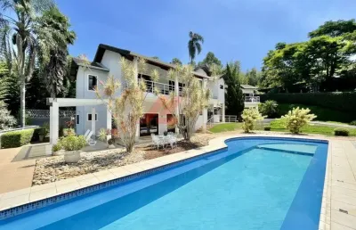 Imponente residência de 5 quartos e 5 suítes à venda em condomínio exclusivo de cotia-sp, parque dom henrique - 618,07 m².