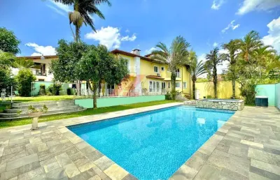 Casa de luxo em condomínio no são paulo ii, cotia-sp: 4 quartos, 4 suítes, 3 salas, 6 banheiros, 10 vagas de garagem, 753,59m² de área.