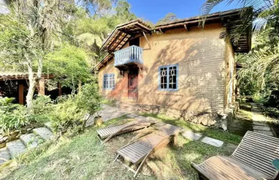 Imponente residência em condomínio no bairro moinho velho, 3 quartos, 1 suíte, 4 banheiros, 8 vagas, 440,61 m² - embu das artes-sp