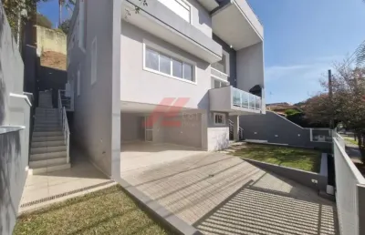 Casa de 3 quartos em condomínio de luxo em terras do madeira, carapicuíba-sp: 279m², 3 suítes, 4 vagas - venda ou locação