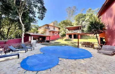 Impecável casa em condomínio de luxo em carapicuíba-sp, chácara dos lagos: 4 quartos, 4 suítes, 1 sala, 5 banheiros, 4 vagas, 1.400m².