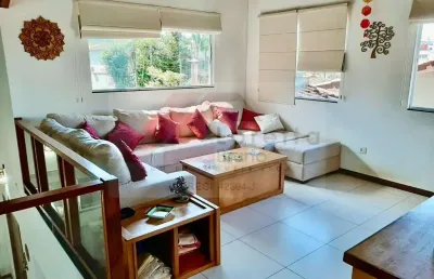 Casa em ubatuba na praia das toninhas. a 250m do mar - 4 suítes com ar condicionado