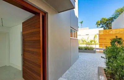 Casa em condomínio de 520m2 na granja julieta - 4 suítes sendo 1 master e 5 vagas