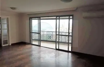 Apartamento em bom estado, 170,25 m² - 2 dormitórios e 3 vagas.