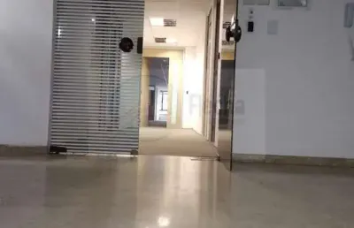Aluga-se (andar todo)com 340m²útil o andar , 746m² total , 7 vagas.