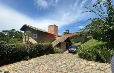 Imperdível casa em condomínio na chácara dos lagos, carapicuíba-sp! 3 quartos, 1 suite, 1 sala, 3 banheiros, 3 vagas de garagem, 355,00 m² de área.