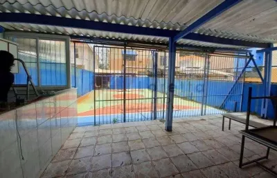Vila mariana - casa ou ponto comercial 430m², 8 salas, cozinha, 5 banheiros, garagem p/ 6 carros. atualmente está adaptado para escola infantil, lanchonete e quadra poliesportiva.