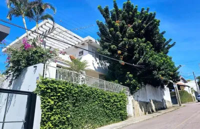 Casa com 3 quartos à venda na rua eliseu guilherme, --, coqueiros, florianópolis por r$ 1.900.000