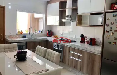 Casa com 4 quartos à venda na Rua Embiruçú, 334, Penha, São Paulo