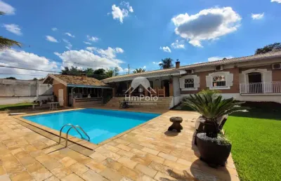 Casa térrea com 4 quartos, 2 suítes, 5 banheiros para locação no chácara primavera em campinas/sp