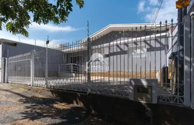 Casa comercial com 4 salas, 2 banheiros, 3 vagas para locação ou venda no jardim dos oliveiras em campinas/sp