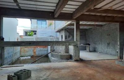 Lindo sobrado em fase de construção à venda em condomínio em paulínia