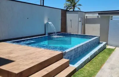 Casa à venda em itanhaém-sp, bairro regina: 3 quartos, 1 suíte, 2 salas, 115m², 4 vagas de garagem!