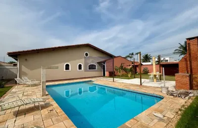 Imperdível oportunidade de adquirir casa de 4 quartos em grandesp, itanhaém-sp: 1 suíte, 1 sala, 2 banheiros, 219,42 m² de área.