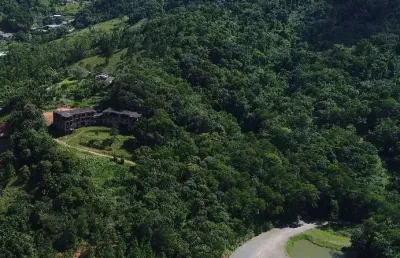 Terreno com 15.000m² com 3.600m² de área construída