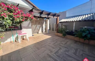 Casa para venda - 282.02m², 3 dormitórios, sendo 1 suites, 3 vagas - interlagos